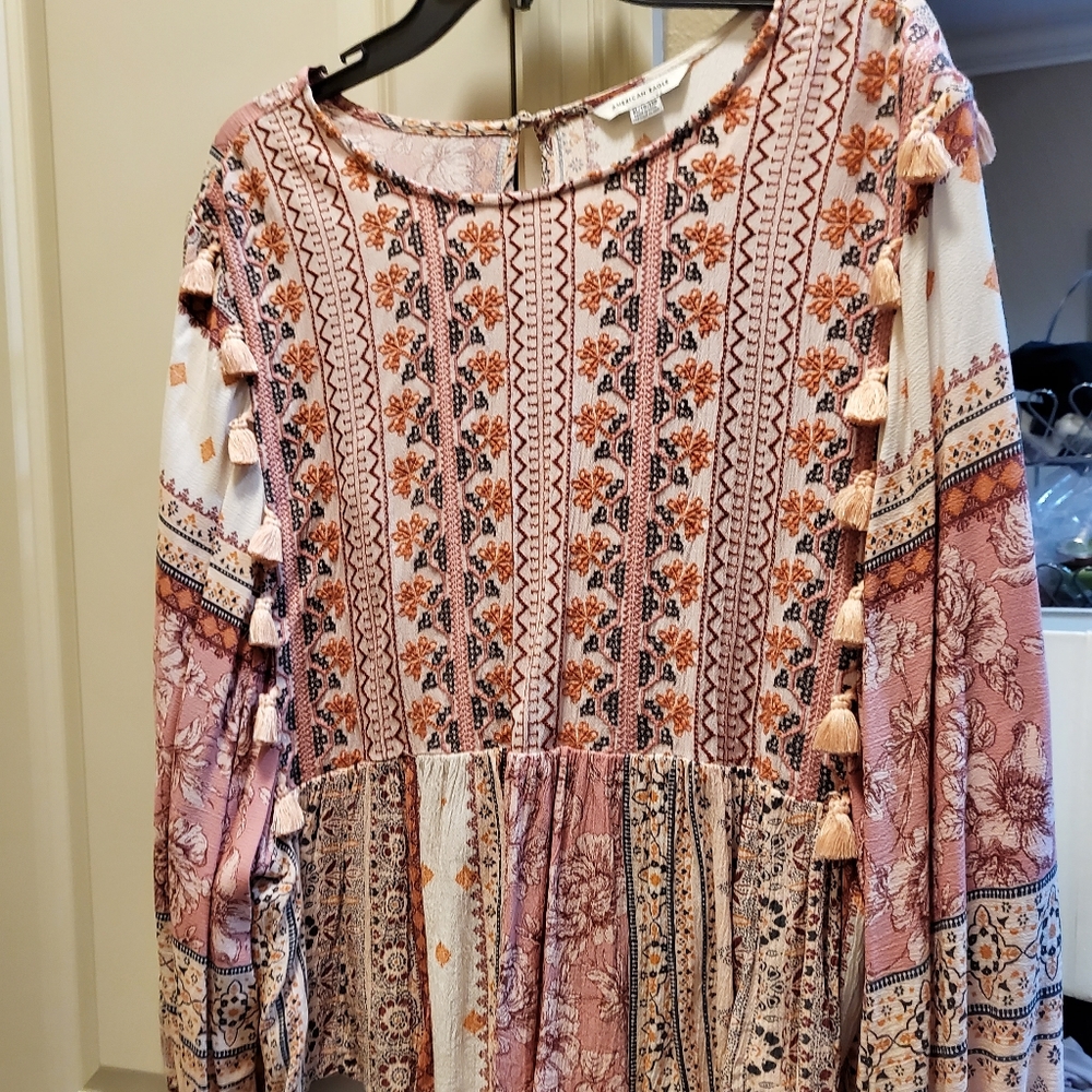 American Eagle peplum shirt. Size XL. Worn only a couple times.
